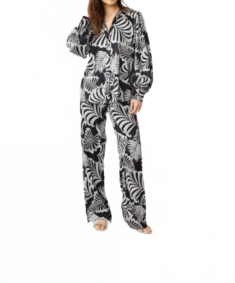 NEW KARMAMIA lou pants in navy palm